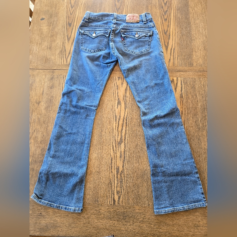 Levi's Women Style Low Flare 542 Size 8